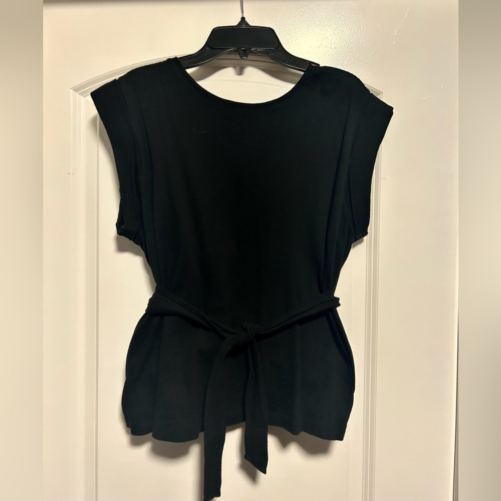 Vince Open The Back Barely Worn Small - image 3